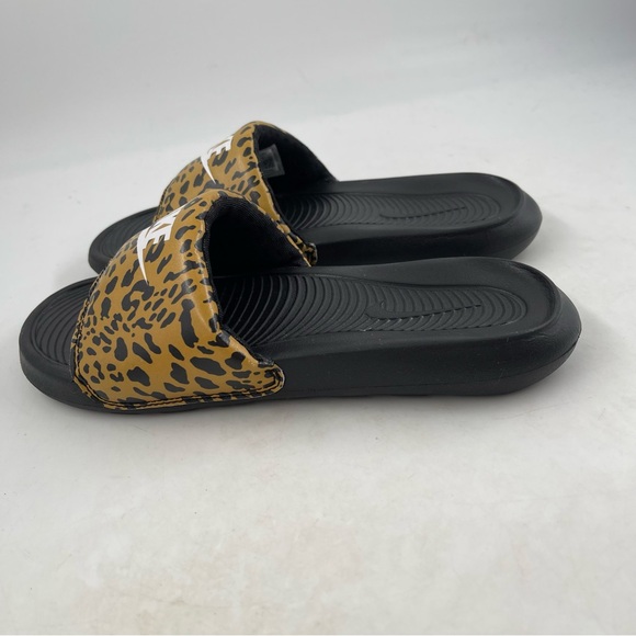 NEW! Nike Women’s Victori One Leopard Print Slides Sandals - Size 6 - Picture 10 of 11